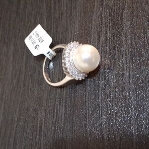 Elegant Silver Pearl Ring (Size 7)